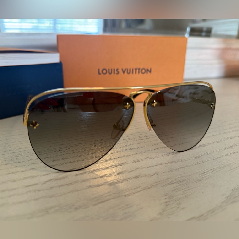 Louis Vuitton Grease Mask Gold Frame Aviator Sunglasses